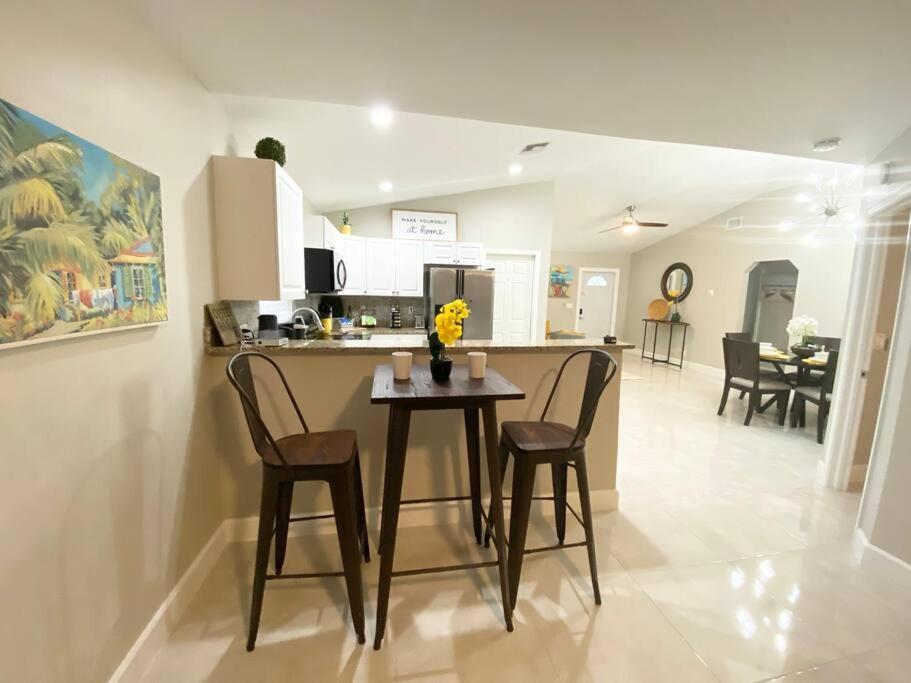 Spacious Home Near Downtown & The Beach Delray Beach Esterno foto
